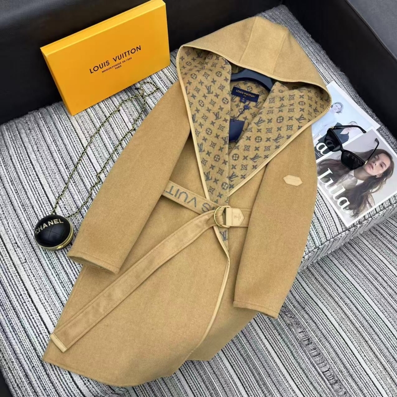 l0vis Vvtt0n outwear